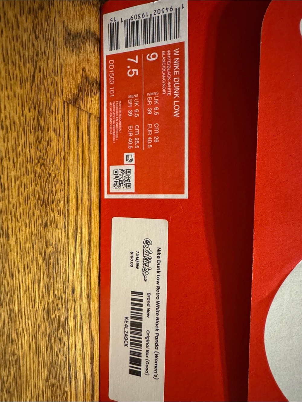 Nike Dunk Low Retro White Black Panda Sneakers *Excellent Condition* worn twice - Picture 2 of 5